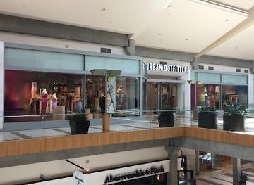 washington/bellevue/bellevue-square/shop/urban-outfitters