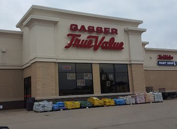 iowa/maquoketa-caves-state-park/shop/gasser-true-value