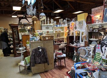 washington/the-skagit-valley/shop/red-door-antique-mall