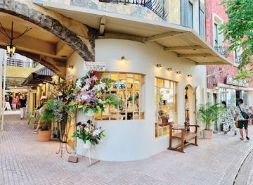 japan/okinawa/shop/splash-okinawa-mihama-market