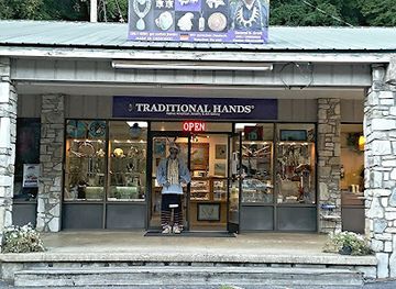north-carolina/nantahala-national-forest/shop/traditional-hands-native-american-jewelry