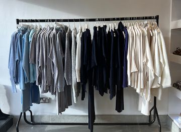 united-kingdom/leeds/roundhay/shop/oaks