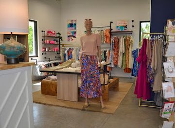 florida/southwest-florida/shop/keep-boutique-clothing-gifts