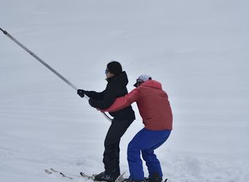 india/gulmarg/shop/snow-squard-gulmarg