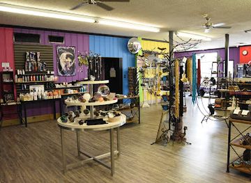 illinois/lincoln-home-national-historic-site/shop/unique-enchantments-salon-gift-shoppe