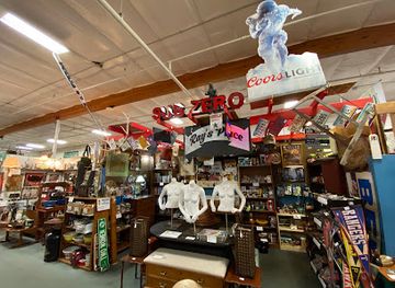 arizona/maricopa-county/shop/brass-armadillo-antique-mall-phoenix
