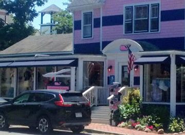 massachusetts/martha-s-vineyard/shop/c-est-la-vie