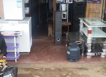 malawi/mangochi/shop/demiya-shop-omar