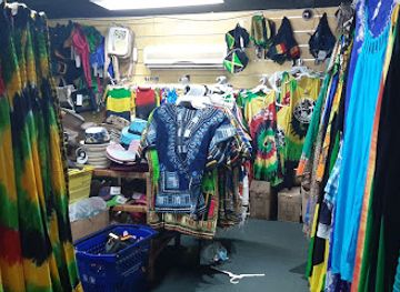 jamaica/blue-mountains/shop/carby-s-souvenir-discount-centre-craft-village