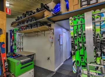 australia/snowy-mountains/shop/harro-s-snowsports