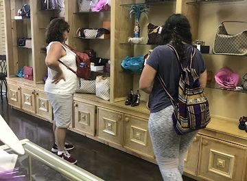 the-bahamas/lucaya/shop/luxury-habitz-fine-accessories