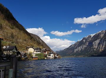 austria/salzkammergut-lakes/shop/hallstatt-keramik