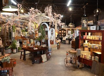 illinois/great-river-road/shop/the-henny-penny-llc