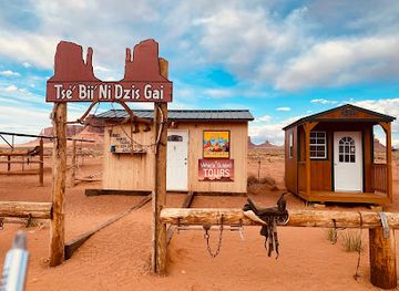 arizona/monument-valley/shop/monument-valley-tribal-tours
