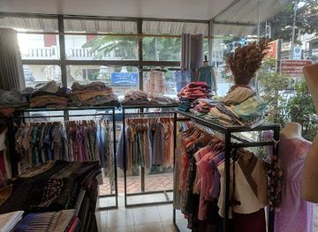 laos/southern-laos/shop/lao-silk-store