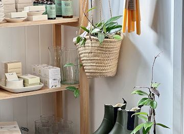 new-zealand/gisborne/shop/isla-and-olive