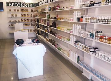 gabon/lope-national-park-area/shop/okani-concept-store