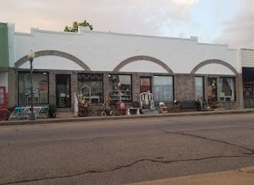 arkansas/arkansas-valley/shop/the-locals-flea-market