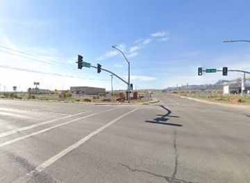 arizona/monument-valley/shop/harrison-s-navajo-jewelry