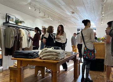 new-mexico/albuquerque/shop/above-snakes