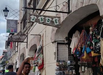 philippines/vigan/shop/jade-shirts-and-souvenirs