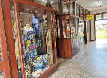 seychelles/ile-aux-recifs/shop/yves-souvenir-cachee