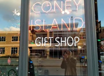 indiana/fort-wayne/shop/coney-island-gift-shop
