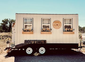 colorado/la-junta/shop/the-beehive-boutique