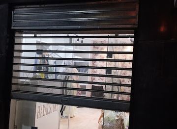 morocco/chefchaouen/shop/hayat-store-spanish-and-turkish-pijamas