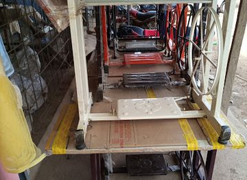 guinea/mount-nimba-strict-nature-reserve/shop/boutique-de-mercerie-mdk