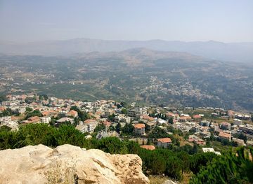 lebanon/horsh-ehden-nature-reserve/shop/youssef-beik-karam-statue