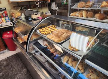 connecticut/naugatuck-valley/shop/maple-st-bakery
