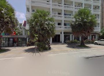 cambodia/sihanoukville/ochheuteal-beach/shop/the-premium-mart