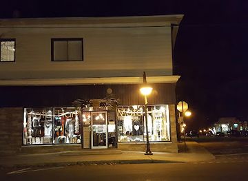 canada/laurentides/shop/mata-hari-boutique-womens-clothing-jewelry-store-home-decor-yoga-pants-gift-shop