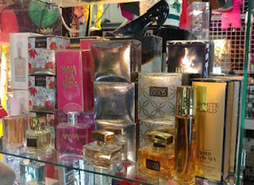 wisconsin/milwaukee/shop/s-n-gifts