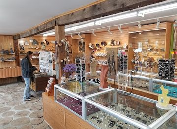 canada/vancouver-island/shop/princess-sodalite-mine