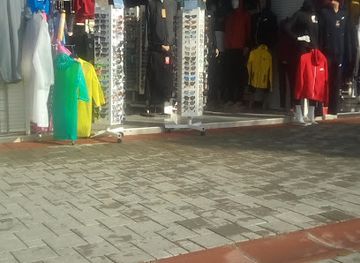 montenegro/herceg-novi/shop/exit