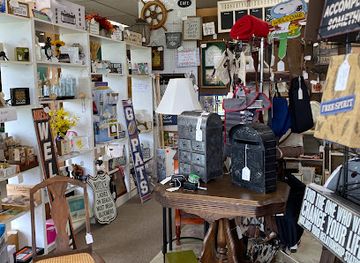new-york/finger-lakes-region/shop/penny-lane-antique-mall