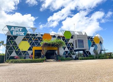 belize/vaca-plateau/shop/art-box-belize-artisan-store-cafe