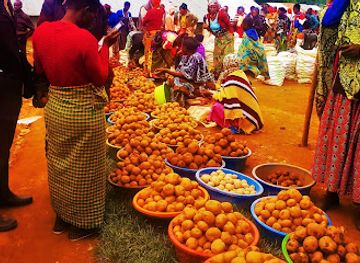 uganda/bwindi-impenetrable-national-park/shop/rubuguri-market