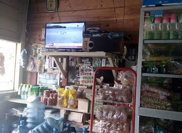 indonesia/lake-toba/shop/toko-barlen