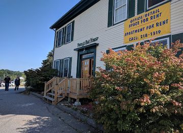 maine/waldo-county/shop/perry-s-nut-house