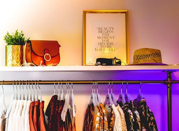 germany/bonn/shop/inside-fashion-boutique