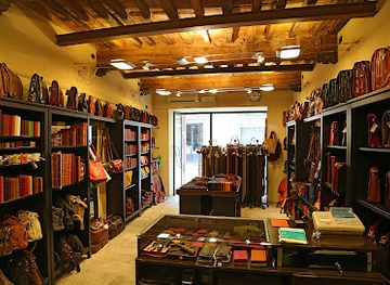 italy/lucca/shop/officina-della-pelle-lucca