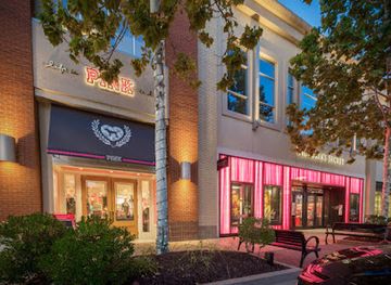 Pinnacle Hills Promenade