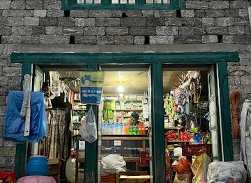 nepal/everest-base-camp/shop/tashi-yangjom-grocery-and-liquor-shop