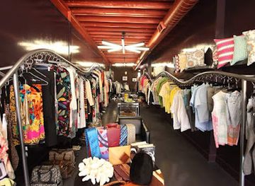 california/palm-springs/racquet-club-estates/shop/mitchells-palm-springs