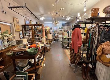 california/long-beach/shop/magnolia-and-willow