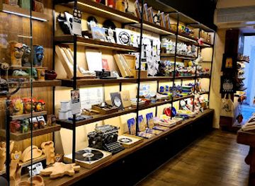 czechia/prague/josefov/shop/local-artists