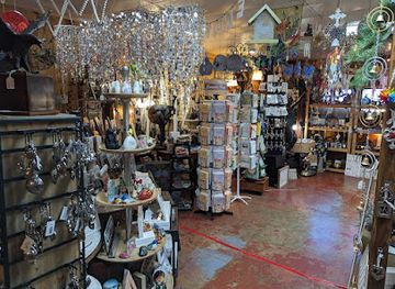 oklahoma/beavers-bend-state-park/shop/janet-s-treasure-chest